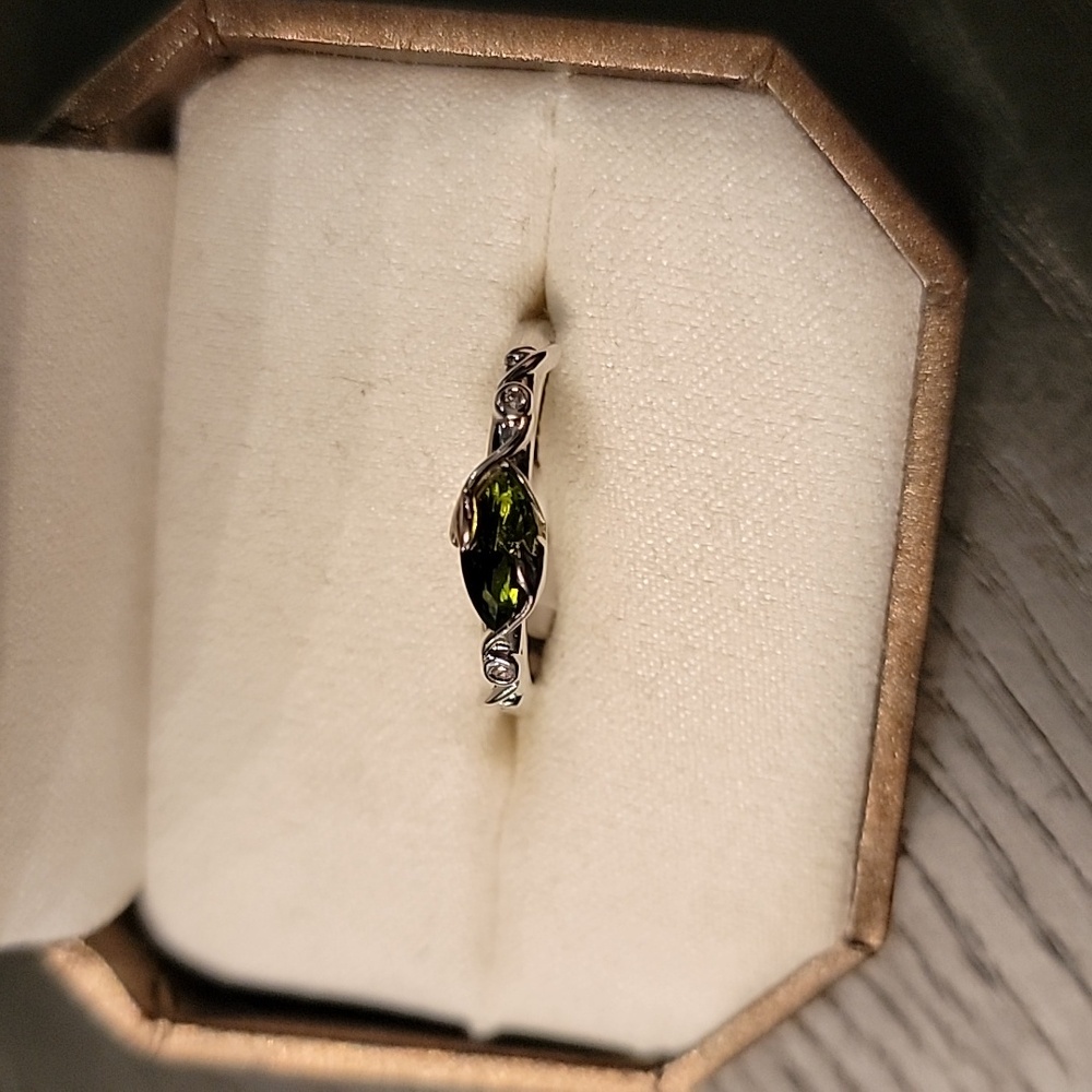 Size 8 Ring Bundle - Picture 6 of 7